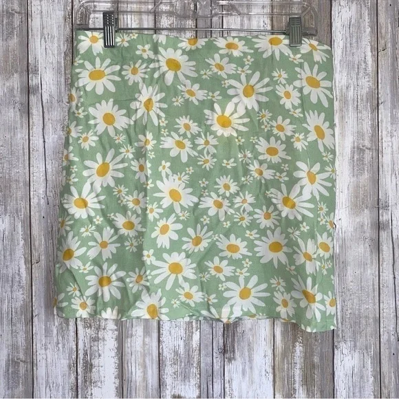 NWT Elodie Mint Daisy Mini Skirt - Picture 2 of 7